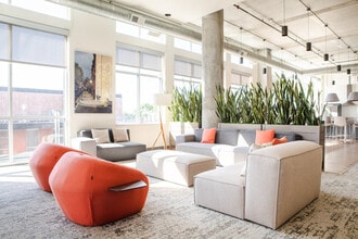 1840 N Farwell Ave in Milwaukee, WI - Foto de edificio - Building Photo