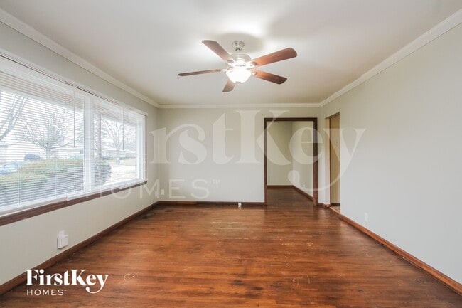 311 N Boehning St in Indianapolis, IN - Foto de edificio - Building Photo