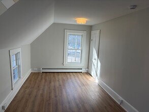 319 Jewett St, Unit #2 in Manchester, NH - Building Photo - Building Photo