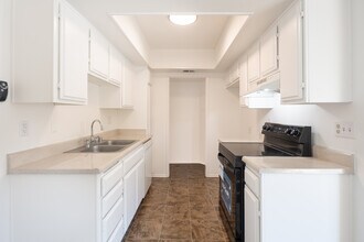 730 Pine Ave. in Long Beach, CA - Foto de edificio - Interior Photo