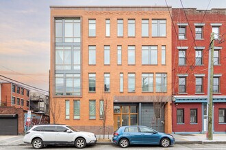 58 Coles St in Jersey City, NJ - Building Photo - Building Photo