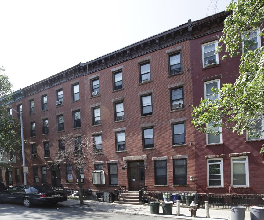 176 Union St in Brooklyn, NY - Building Photo