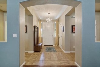 2313 N Silvervale St in Visalia, CA - Building Photo - Building Photo