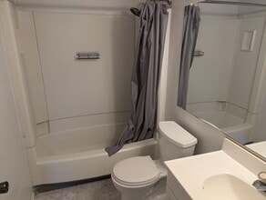 1456 Hawks Nest Dr in St. Charles, MO - Building Photo - Building Photo