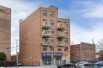 366 Kings Hwy in Brooklyn, NY - Building Photo - Building Photo