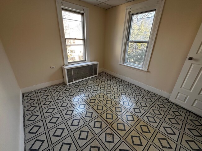 28 Lincoln St in Jersey City, NJ - Building Photo - Building Photo