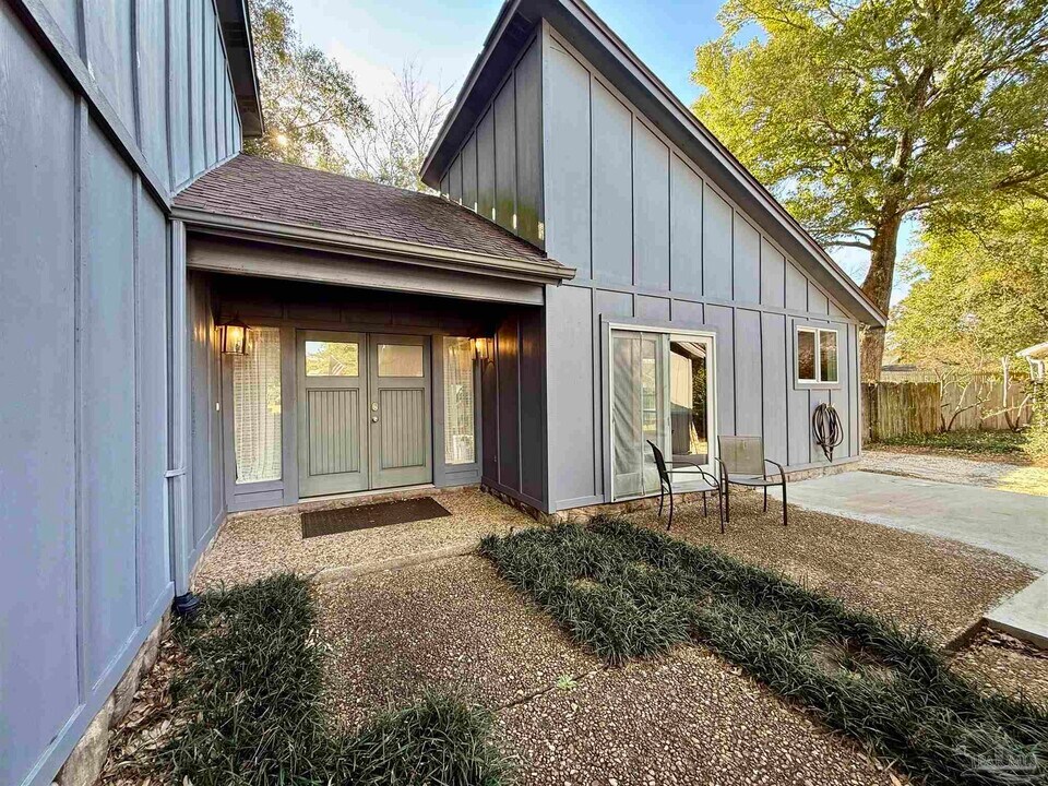 4502 Whisper Way in Pensacola, FL - Building Photo