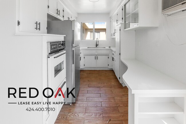 7720 Hampton Ave in Los Angeles, CA - Building Photo - Building Photo