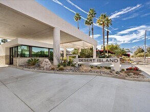 899 Island Dr in Rancho Mirage, CA - Building Photo - Building Photo