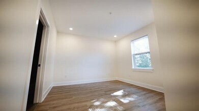 6832 Ridge Ave in Philadelphia, PA - Building Photo - Building Photo