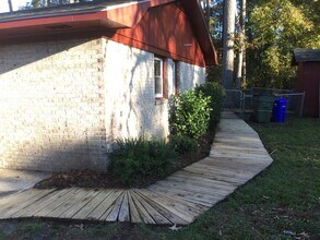 1011 S Poplar Dr in Surfside Beach, SC - Building Photo - Building Photo