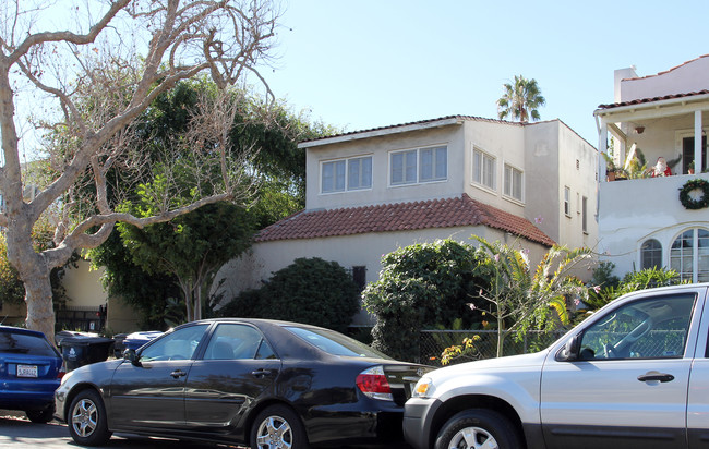 625 N Orange Dr in Los Angeles, CA - Building Photo - Building Photo