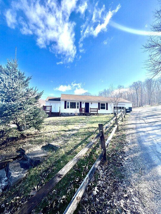 97 County Rte 75/4 in Morgantown, WV - Building Photo