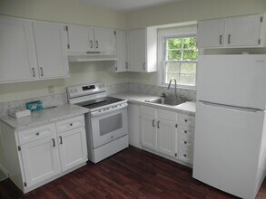 8 1/2 Girard St in Norwalk, CT - Building Photo - Building Photo