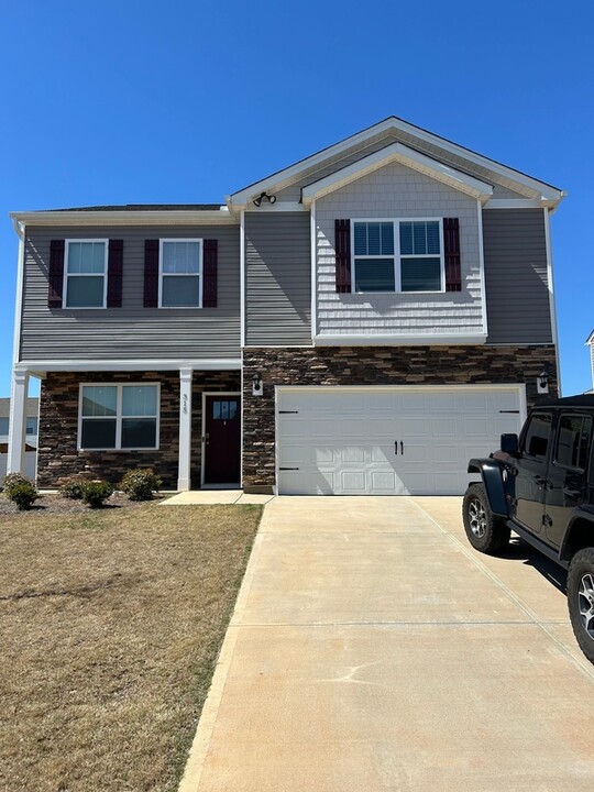 315 Callerton Dr in Piedmont, SC - Building Photo