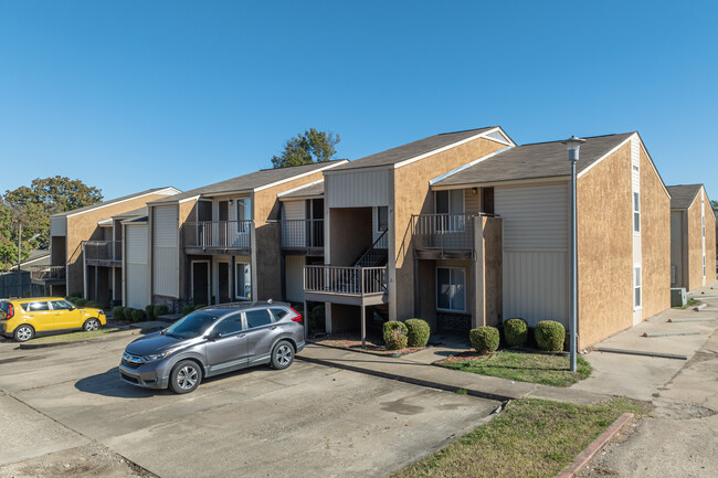 Pavilion Place Apartments, LLC in Fort Smith, AR - Building Photo - Building Photo