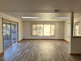 1627 Tasi Ln in Mckinleyville, CA - Building Photo