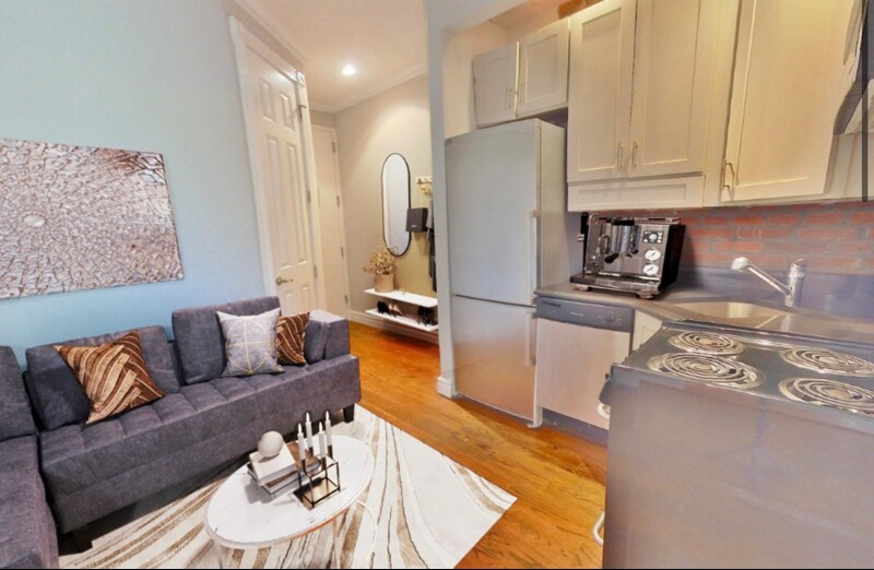 314 E 35th St in New York, NY - Building Photo