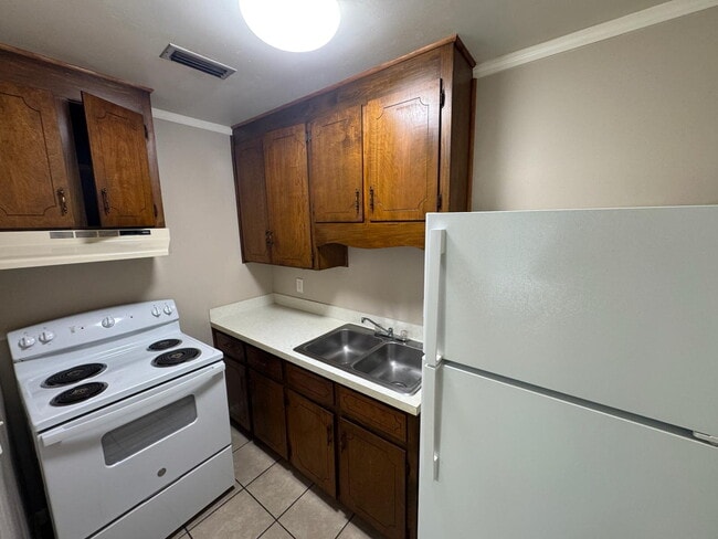 702 S Edgewood Dr in Dothan, AL - Building Photo - Building Photo