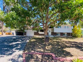 303 Quebec St in Colorado Springs, CO - Building Photo