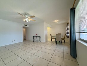 63 Sheffield C in West Palm Beach, FL - Building Photo - Building Photo