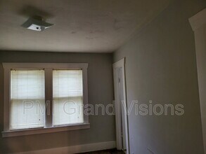 1553 N Walnut Grove Ave in Decatur, IL - Building Photo - Building Photo