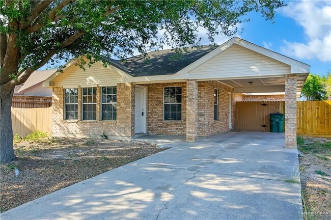 property at 3105 E Laurel St