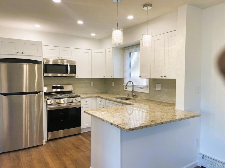 473 Franklin Blvd, Unit Main in Long Beach, NY - Building Photo