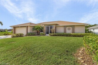 4002 Oasis Blvd in Cape Coral, FL - Building Photo - Building Photo