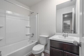 9725 Yuma St-Unit -A in Houston, TX - Building Photo - Building Photo