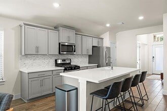 6209 Dumfries Ln in Austin, TX - Building Photo - Building Photo