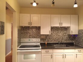 5050 Washington St, Unit 224 in Boston, MA - Building Photo