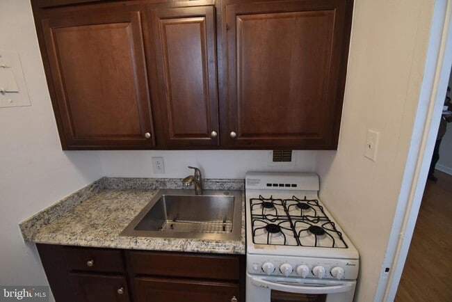 1121 Arlington Blvd in Arlington, VA - Building Photo - Building Photo