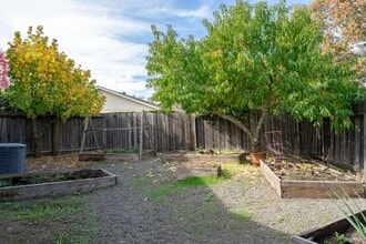 4248 Leafwood Cir E in Santa Rosa, CA - Foto de edificio - Building Photo