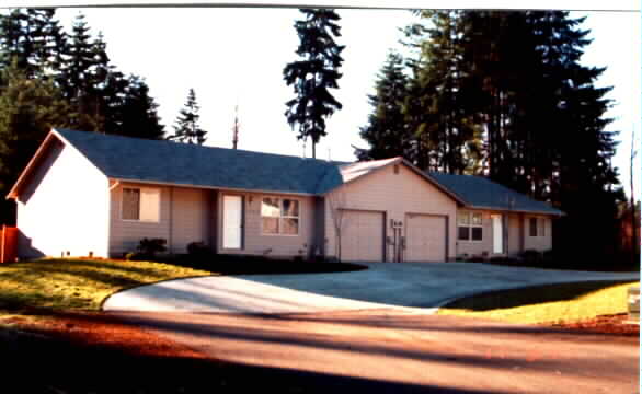 12914-12916 86th Ave E in Puyallup, WA - Building Photo