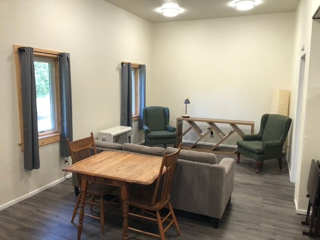 1916 Perkins Dr in Fairbanks, AK - Building Photo - Building Photo