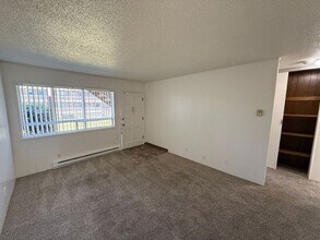 550 SW Levens St in Dallas, OR - Building Photo - Building Photo