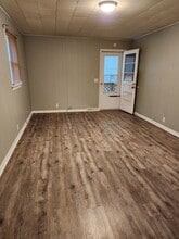 211 E 11th St in Metropolis, IL - Building Photo - Building Photo