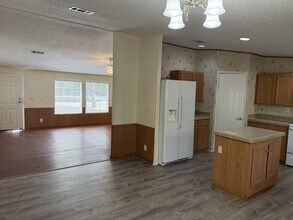 7831 NW 166th St in Trenton, FL - Building Photo - Building Photo