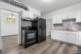 105 Van Riper Ave, Unit 1 in Clifton, NJ - Building Photo - Building Photo