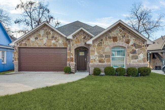 property at 3032 James Ave