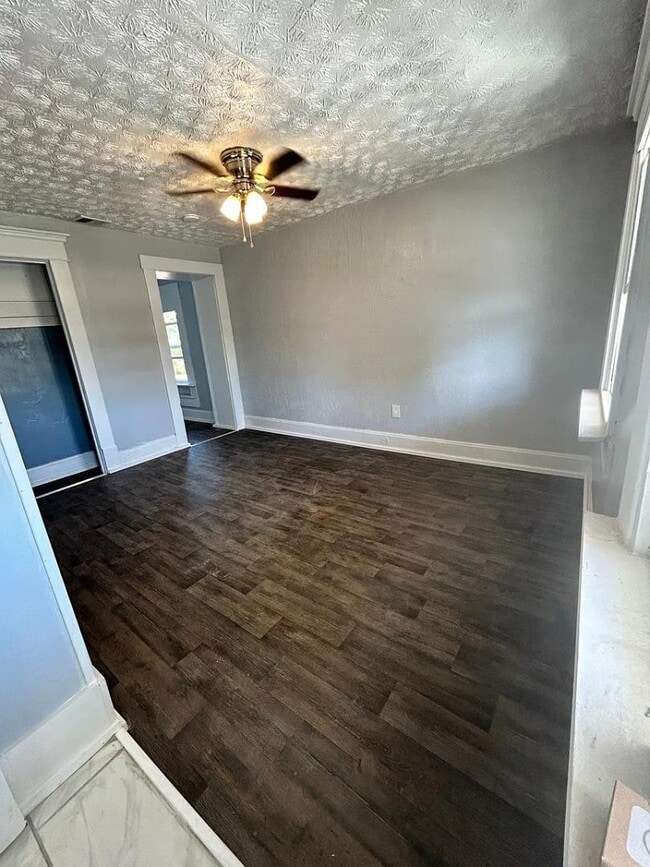 property at 420 E Indiana St