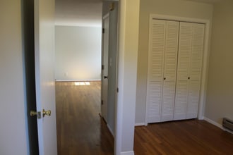 1401 S Roan St in Johnson City, TN - Building Photo - Building Photo