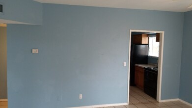 2335 N Dodge Blvd in Tucson, AZ - Building Photo - Building Photo