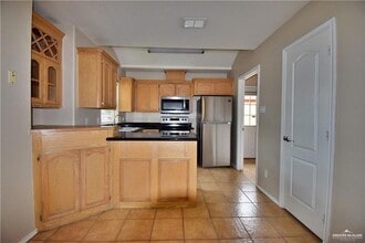 1705 Douglas, Unit 1 in Pharr, TX - Building Photo - Building Photo