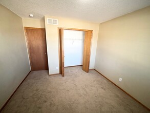 2158 Charismatic Dr in Shakopee, MN - Building Photo - Building Photo