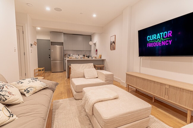 207 Cooper St in Brooklyn, NY - Foto de edificio - Building Photo