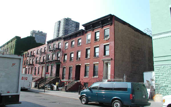 150 W 124th St in New York, NY - Building Photo