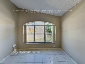 1495 SW 105th Ave in Pembroke Pines, FL - Foto de edificio - Building Photo