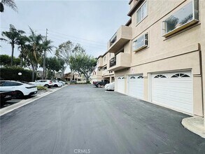 626 Lake St in Huntington Beach, CA - Building Photo - Building Photo